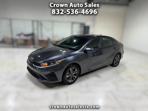 Used 2024 Kia Forte LXS FWD image 1
