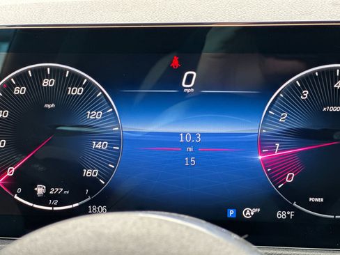 New 2025 Mercedes-Benz GLB 250 4MATIC image 28