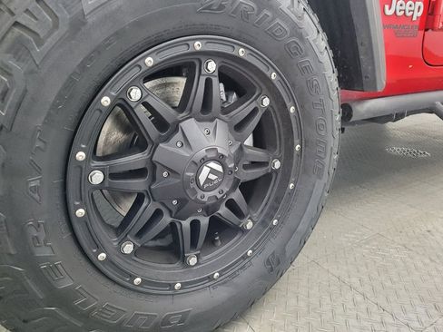 Used 2018 Jeep Wrangler Unlimited Sport S image 31