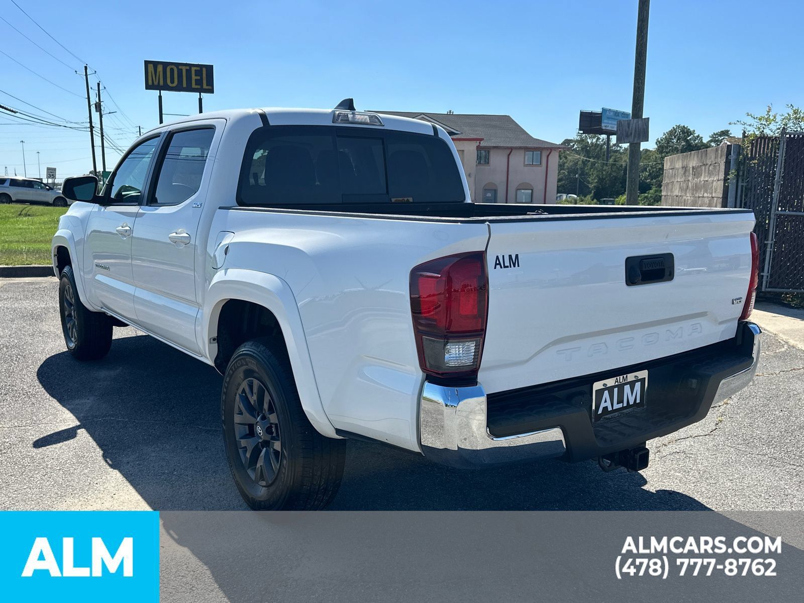 Used 2023 Toyota Tacoma SR5 RWD image 8