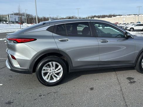 Used 2024 Buick Envista Preferred w/ Convenience I Package image 4