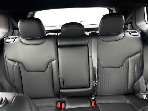 New 2026 Jeep Compass Latitude image 17