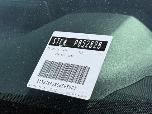 Used 2025 Toyota RAV4 XLE FWD image 34
