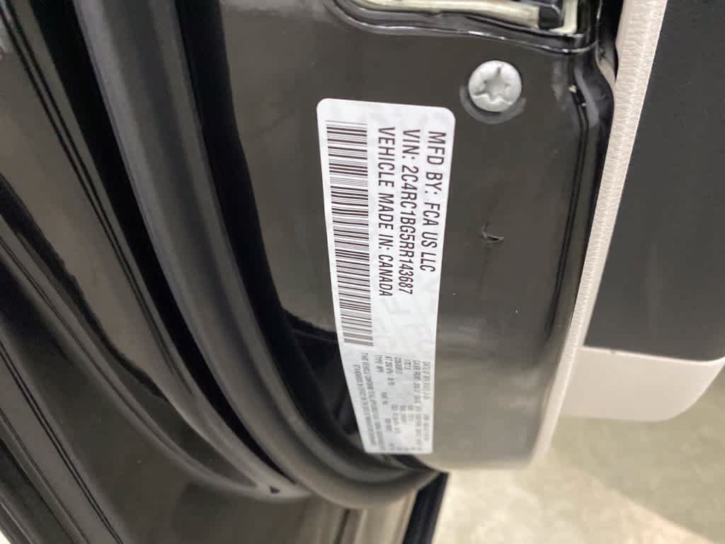 Used 2024 Chrysler Pacifica Touring-L FWD image 30