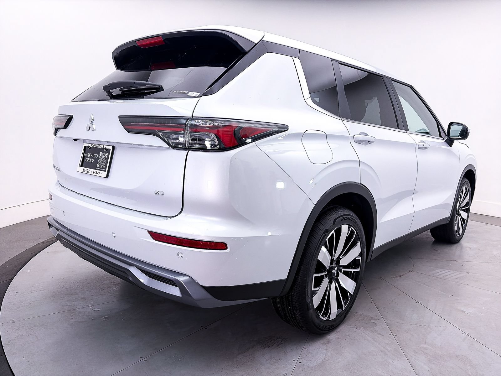 Used 2026 Mitsubishi Outlander SE AWD/4WD image 7