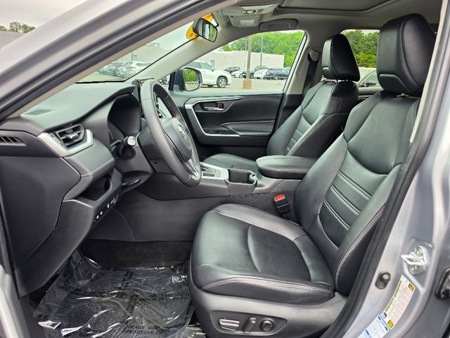 Used 2022 Toyota RAV4 XLE Premium AWD/4WD image 21
