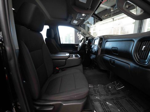 Used 2021 Chevrolet Silverado 2500 Custom w/ Custom Value Package image 26