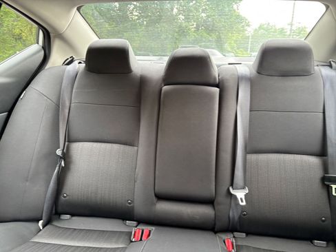 Used 2025 Nissan Altima 2.5 SV FWD image 38