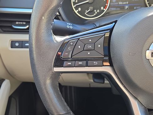 Used 2022 Nissan Altima 2.5 SV w/ SV Premium Package image 21