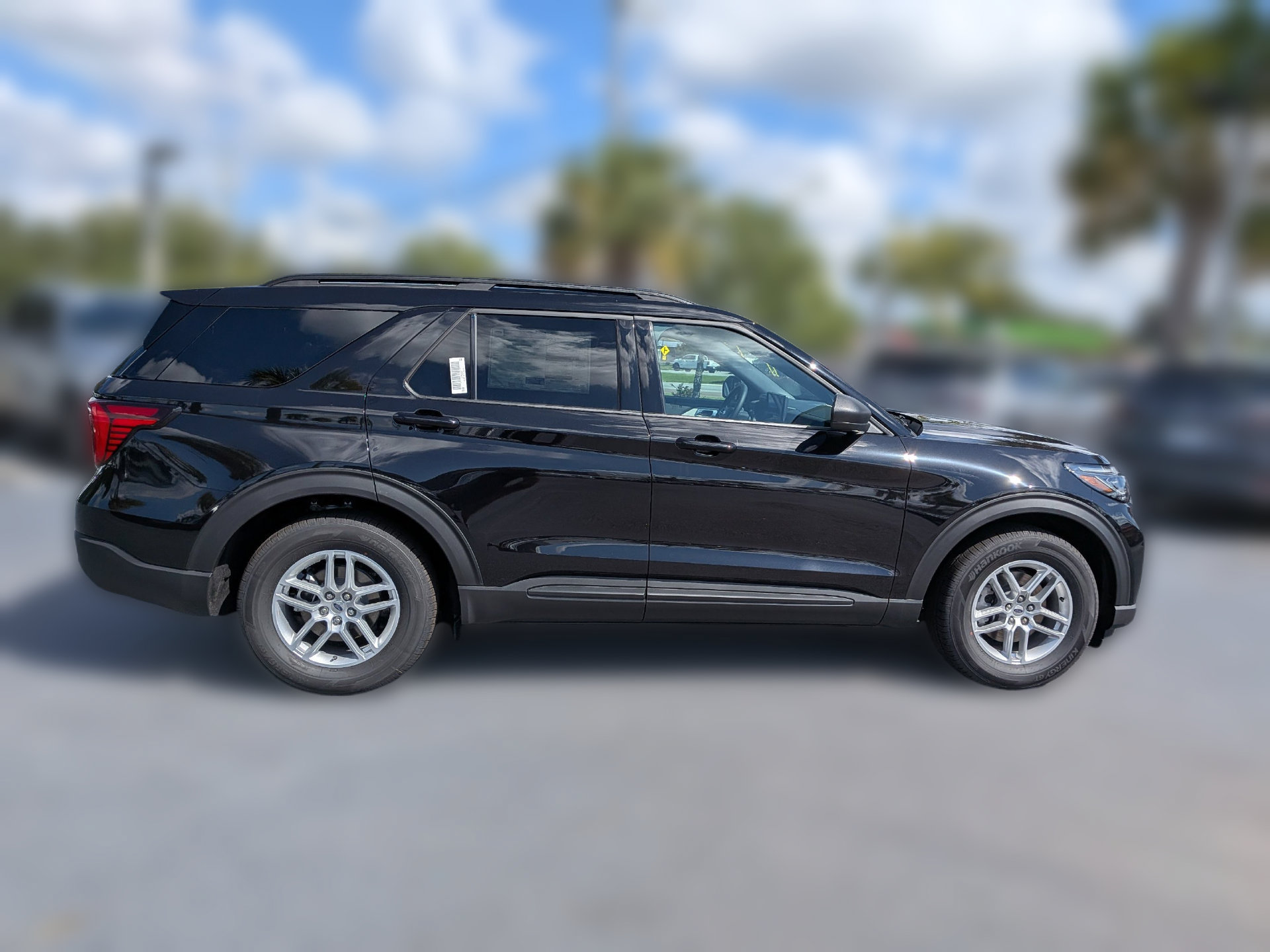 New 2027 Ford Explorer Active RWD image 4