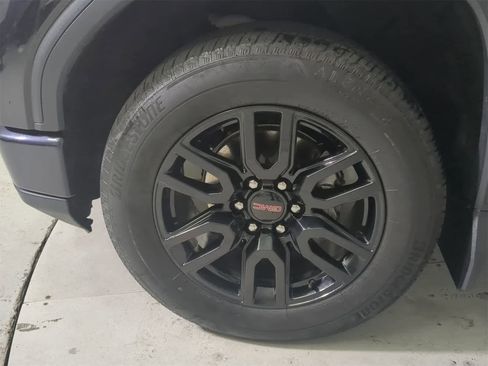 Used 2023 GMC Sierra 1500 Elevation image 13