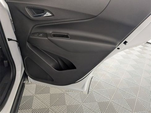 Used 2019 Chevrolet Equinox LT image 32