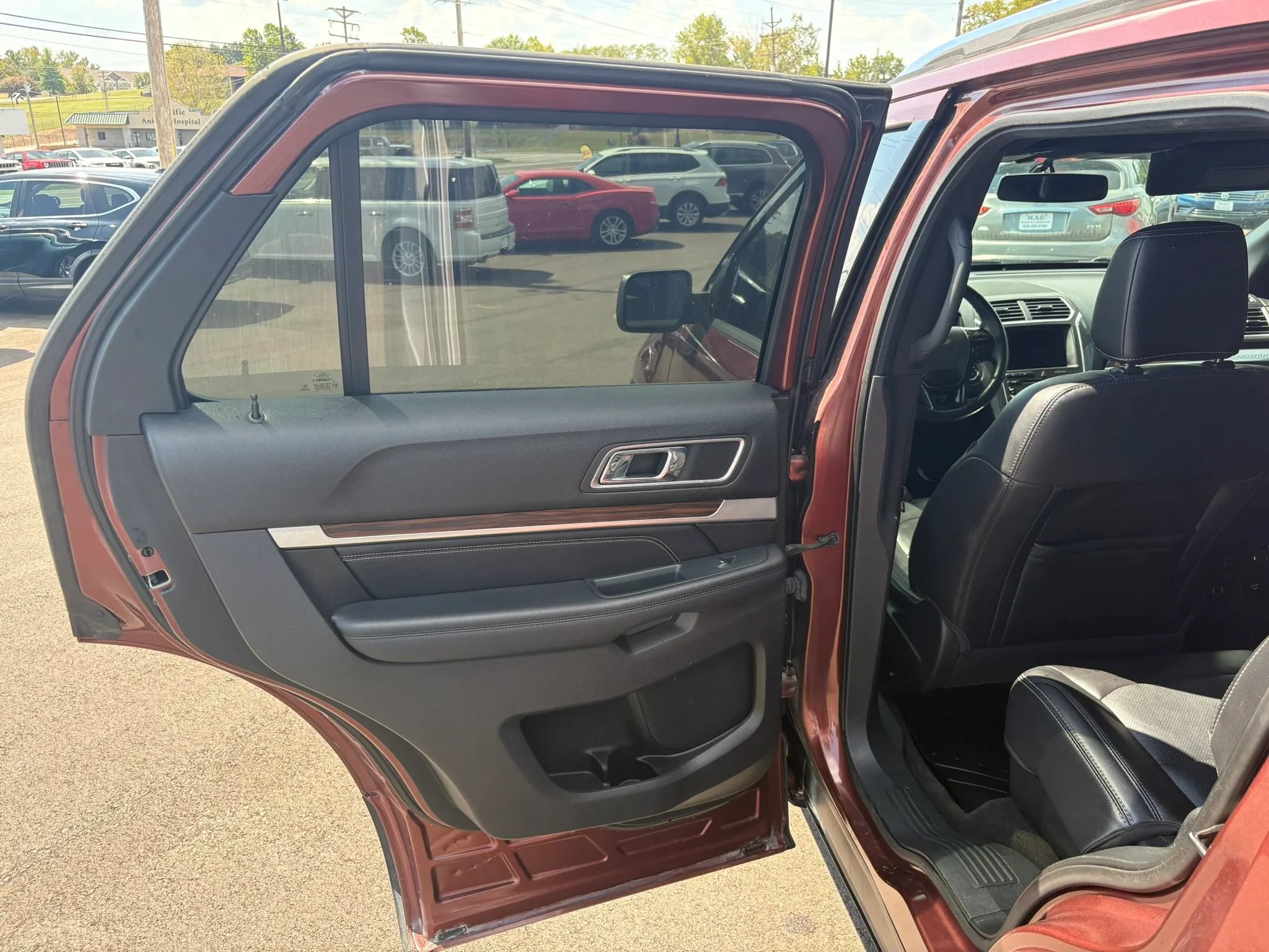 Used 2018 Ford Explorer Limited FWD image 18