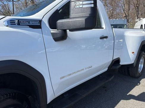 Used 2025 GMC Sierra 3500 Pro w/ 1SA Pro Safety Plus Package AWD/4WD image 4
