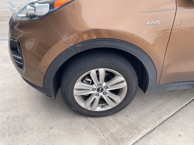 Used 2017 Kia Sportage LX w/ Paint Protection Package AWD/4WD image 2