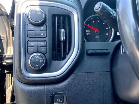 Used 2021 Chevrolet Silverado 1500 High Country w/ Technology Package AWD/4WD image 34