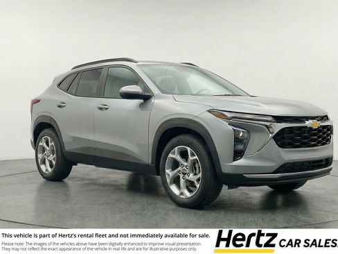 Used 2025 Chevrolet Trax LT w/ LT Convenience Package image 1