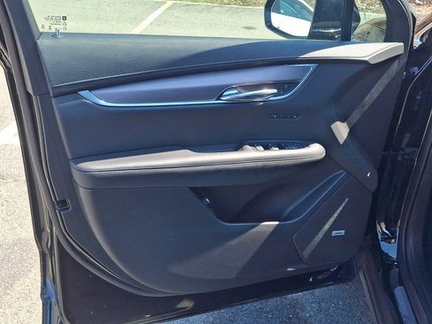 Used 2025 Cadillac XT6 Luxury AWD/4WD image 14