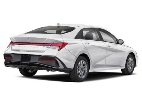 New 2026 Hyundai Elantra SEL Sport image 3