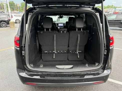 New 2027 Chrysler Pacifica Limited AWD/4WD image 7