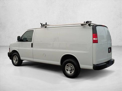 Used 2022 Chevrolet Express 2500 w/ Driver Convenience Package RWD image 8