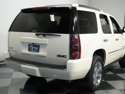 Used 2009 GMC Yukon Denali image 10