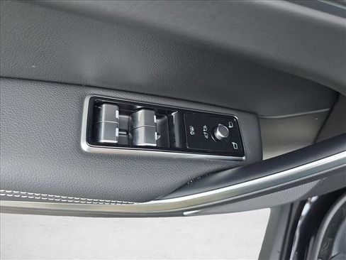 Certified 2025 Jaguar F-PACE R-Dynamic S image 27