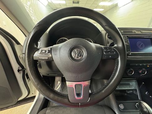 Used 2018 Volkswagen Tiguan Limited AWD/4WD image 32