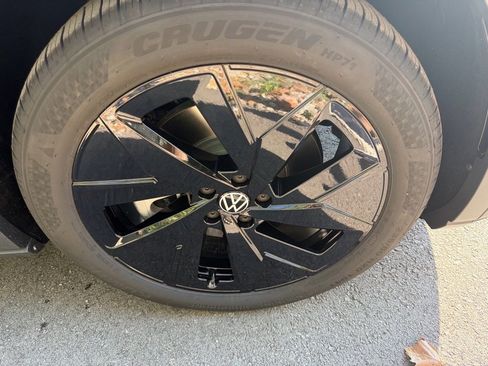 New 2025 Volkswagen ID.4 Pro S Plus image 9