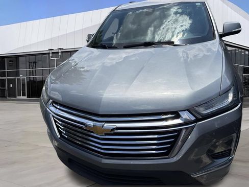 Used 2023 Chevrolet Traverse Premier FWD image 4