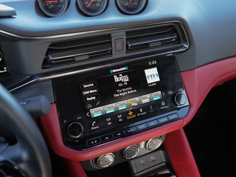 Used 2024 Nissan Z Performance w/ Floor Mat Package image 22