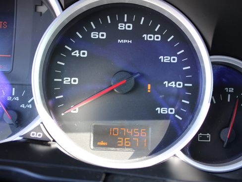 Used 2005 Porsche Cayenne S image 22