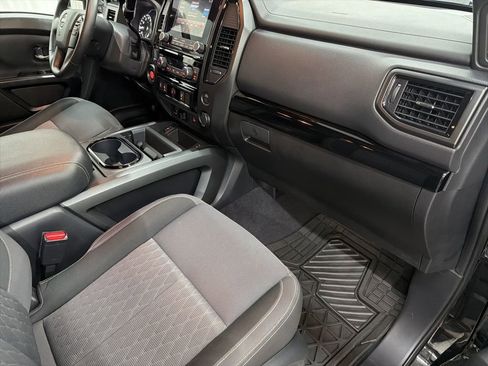 Used 2023 Nissan Titan SV w/ SV Convenience Package image 30