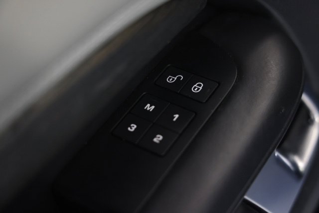 Used 2019 Land Rover Discovery HSE Luxury AWD/4WD image 23