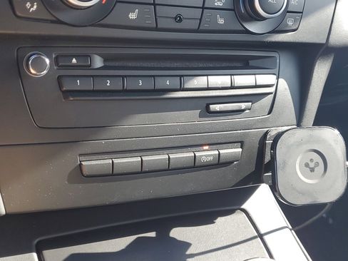 Used 2013 BMW M3 Convertible w/ Premium Pkg image 26