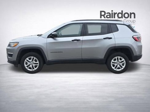 Used 2017 Jeep Compass Sport w/ Cold Weather Group AWD/4WD image 5