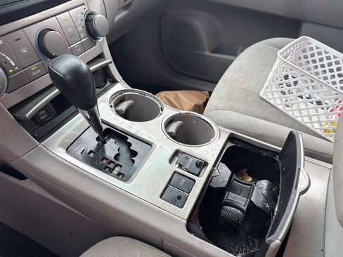 Used 2011 Toyota Highlander 2WD w/ Tech Pkg image 7