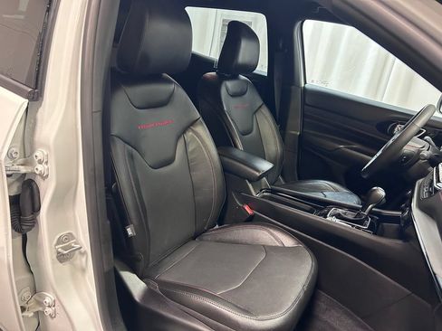 Used 2025 Jeep Compass Trailhawk w/ Trailhawk Elite Group AWD/4WD image 22
