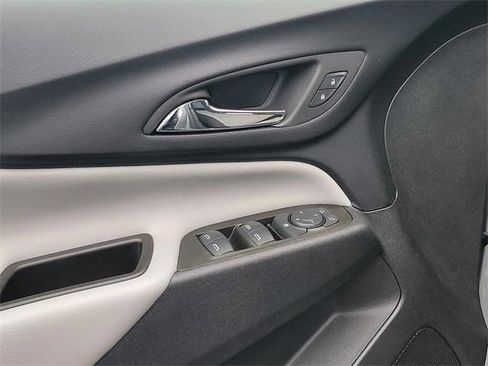 Certified 2023 Chevrolet Equinox LS w/ Driver Confidence II Package image 9