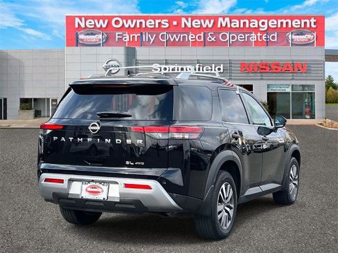 Certified 2024 Nissan Pathfinder SL image 5