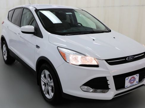 Used 2015 Ford Escape SE AWD/4WD image 16