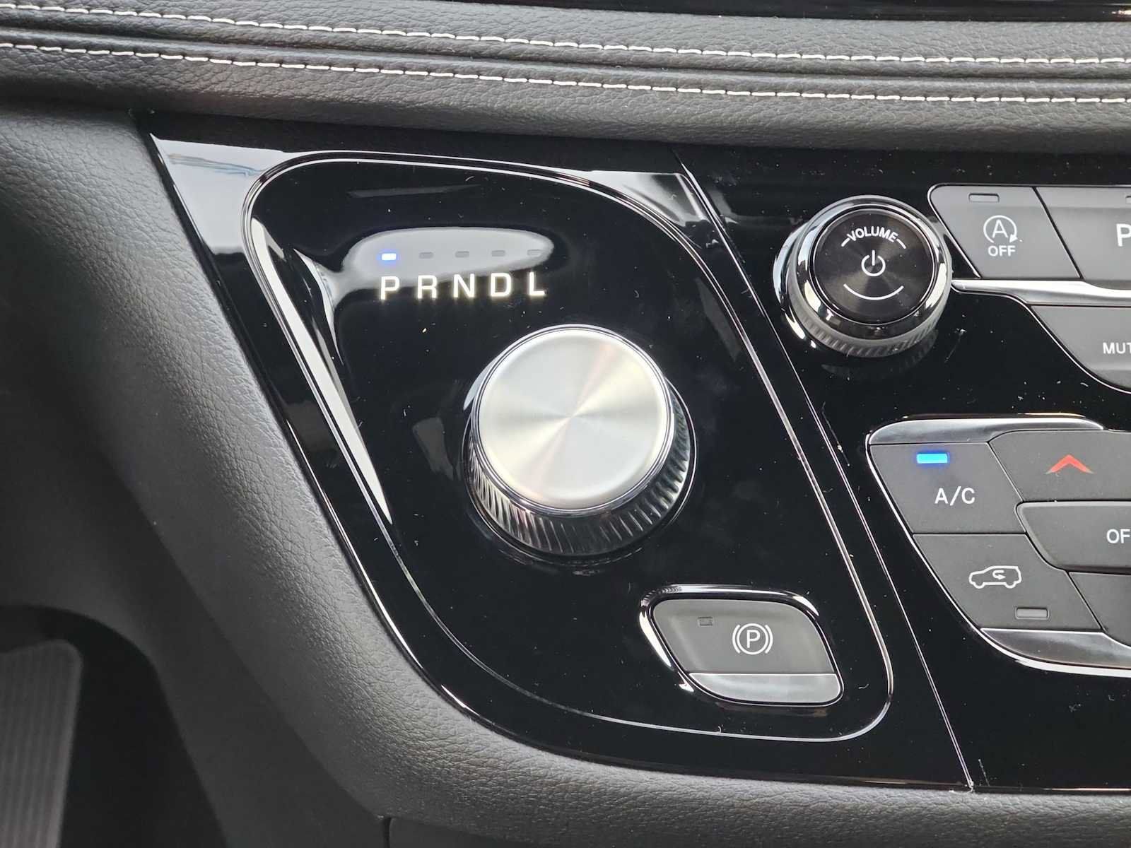 Used 2026 Chrysler Pacifica Select FWD image 21