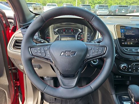 Certified 2023 Chevrolet Equinox RS w/ RS Leather Package AWD/4WD image 24