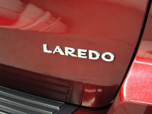 Used 2019 Jeep Grand Cherokee Laredo image 34