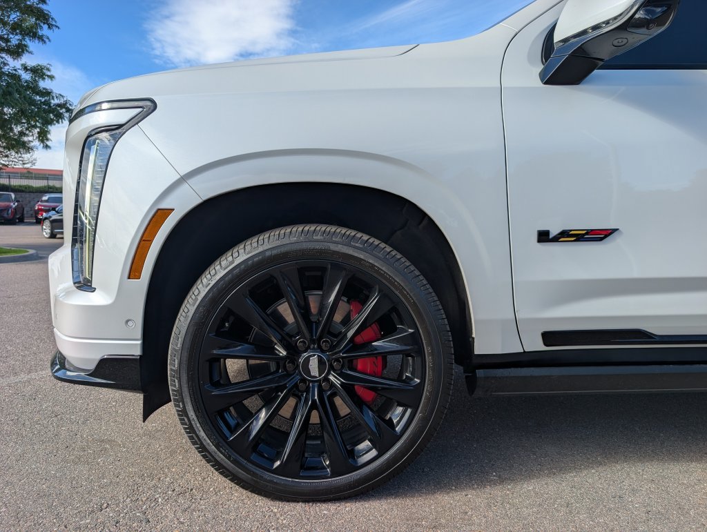 Certified 2025 Cadillac Escalade ESV V AWD/4WD image 9