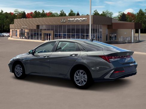 New 2026 Hyundai Elantra Hybrid w/ Cargo Package FWD image 4