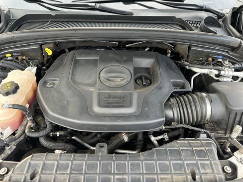 Used 2022 Jeep Grand Cherokee L Overland w/ Advanced Protech Group III image 17