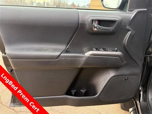 Used 2023 Toyota Tacoma TRD Off-Road image 19