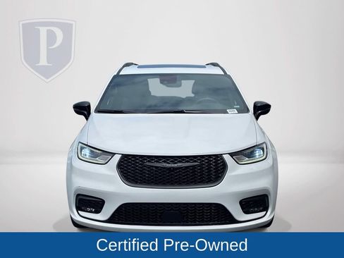 Certified 2025 Chrysler Pacifica Limited FWD image 4
