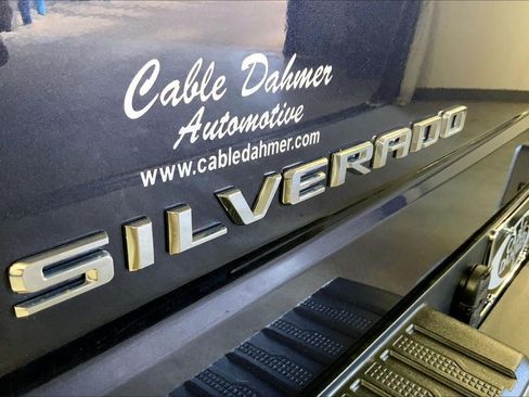 Used 2023 Chevrolet Silverado 1500 LT AWD/4WD image 8